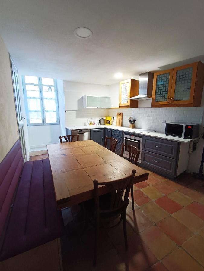 La Maison De La Traverse Saint-Guilhem-le-Desert Buitenkant foto