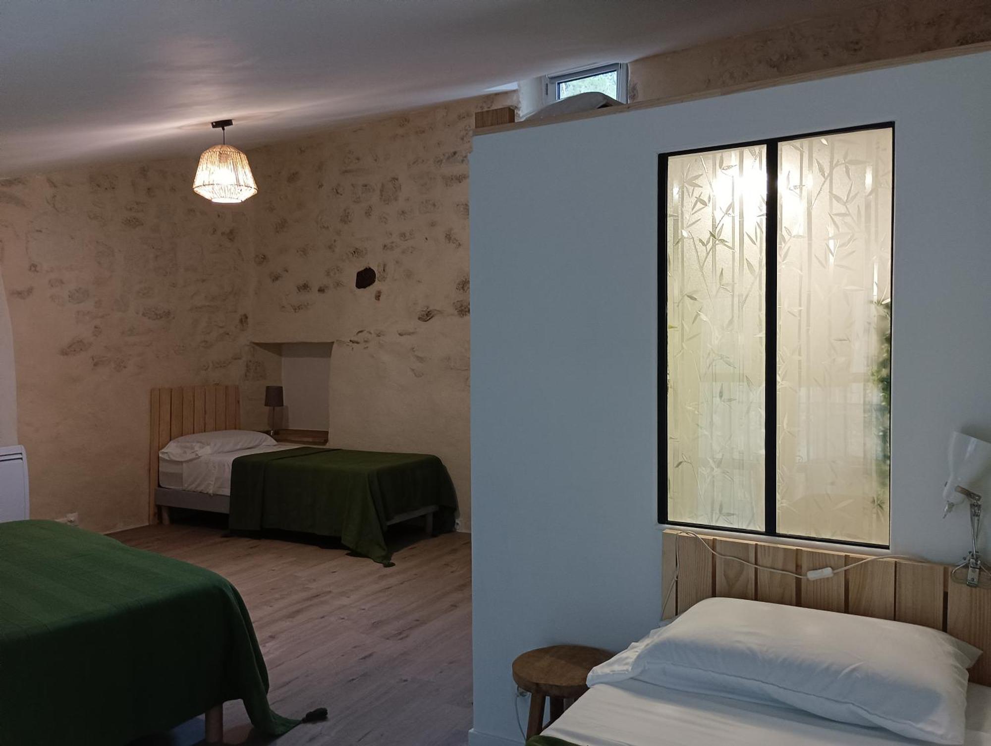 La Maison De La Traverse Saint-Guilhem-le-Desert Buitenkant foto